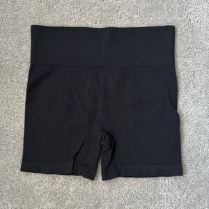 Colsie ribbed black biker shorts‎